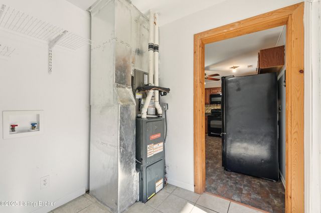 3406 Schooler Ln, Louisville, KY 40272