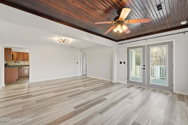 3406 Schooler Ln, Louisville, KY 40272