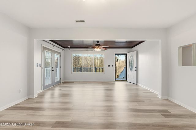 3406 Schooler Ln, Louisville, KY 40272