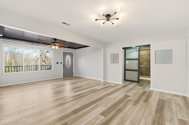 3406 Schooler Ln, Louisville, KY 40272