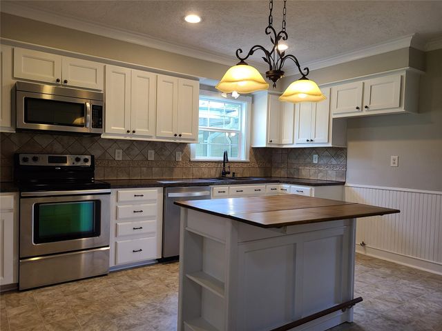 15896 Tree Monkey Road, Conroe, TX 77303