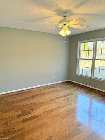 519 Salem Ridge Drive, Randleman, NC 27317