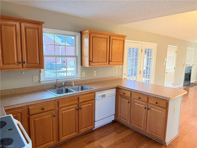 519 Salem Ridge Drive, Randleman, NC 27317