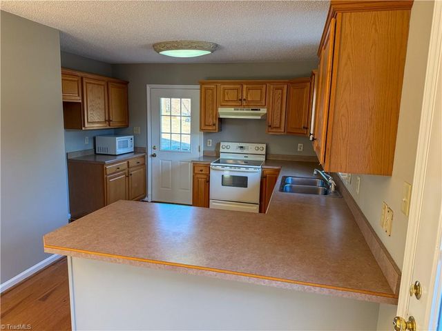 519 Salem Ridge Drive, Randleman, NC 27317