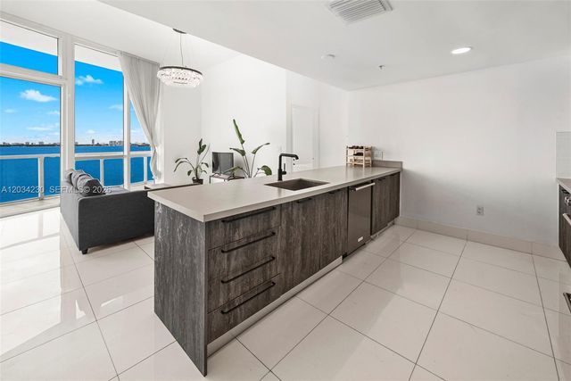 665 NE 25th Street 802, Miami, FL 33137