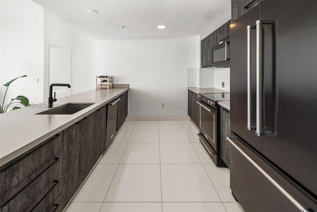 665 NE 25th Street 802, Miami, FL 33137