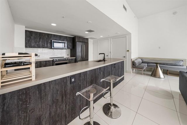 665 NE 25th Street 802, Miami, FL 33137