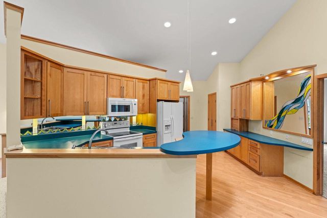 809 Hanksfield Place, Prairie Du Sac, WI 53578