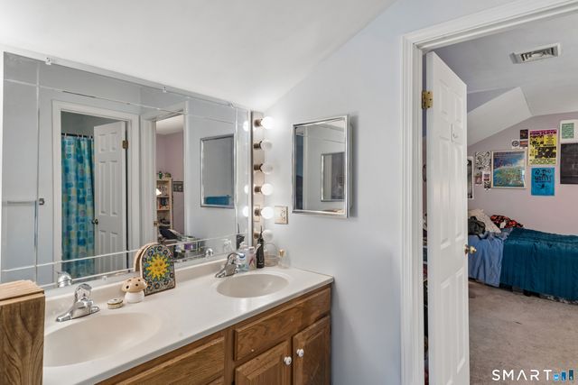 9 Marlin Road, Newtown, CT 06482