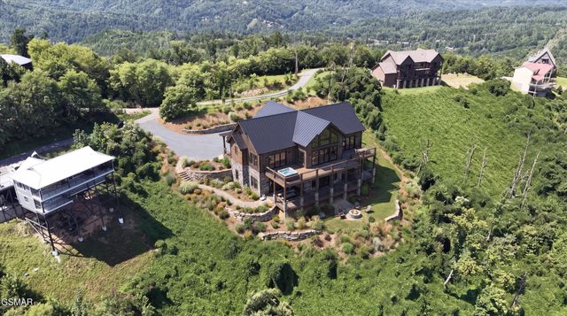 616 Kings Way, Gatlinburg, TN 37738