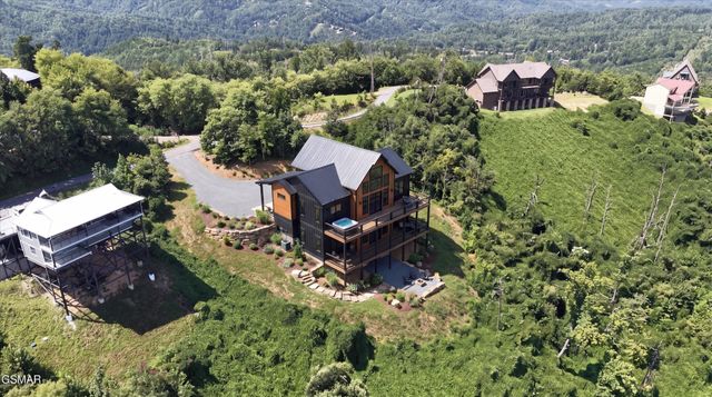 616 Kings Way, Gatlinburg, TN 37738