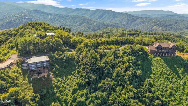 616 Kings Way, Gatlinburg, TN 37738
