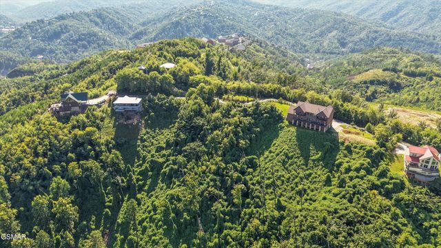 616 Kings Way, Gatlinburg, TN 37738