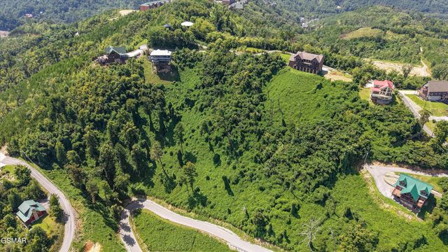 616 Kings Way, Gatlinburg, TN 37738