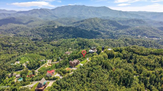 616 Kings Way, Gatlinburg, TN 37738