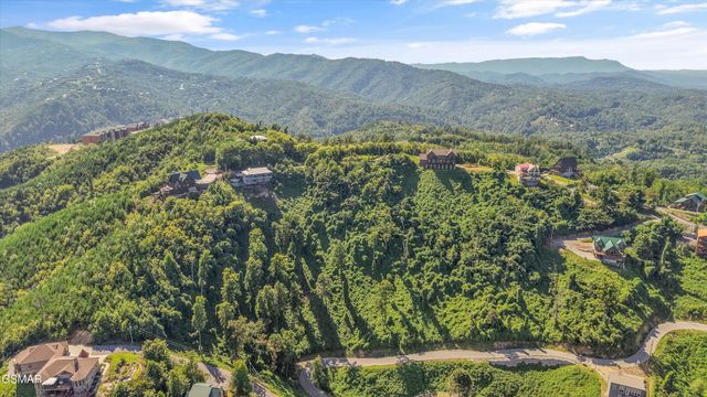 616 Kings Way, Gatlinburg, TN 37738