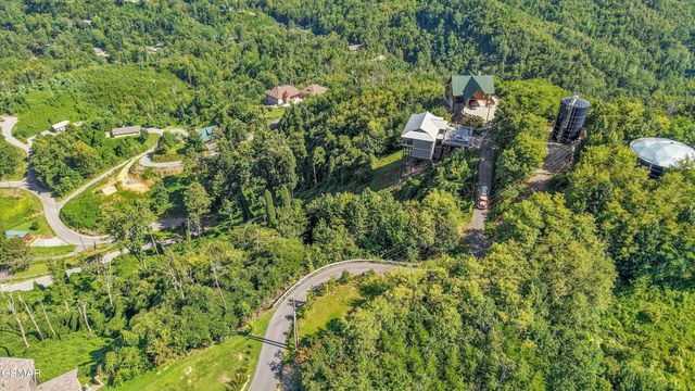 616 Kings Way, Gatlinburg, TN 37738