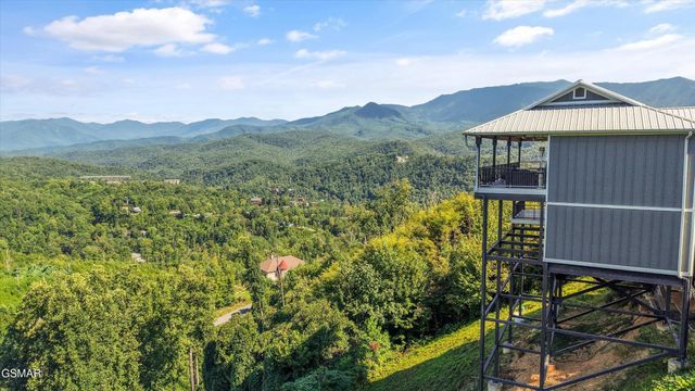 616 Kings Way, Gatlinburg, TN 37738