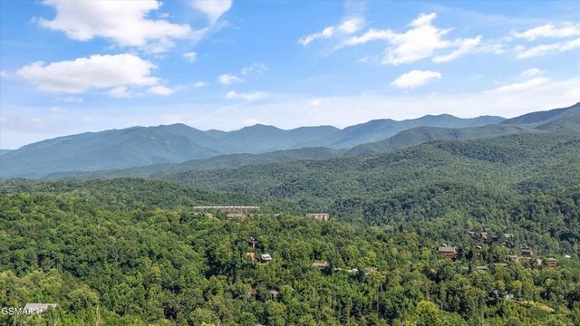 616 Kings Way, Gatlinburg, TN 37738