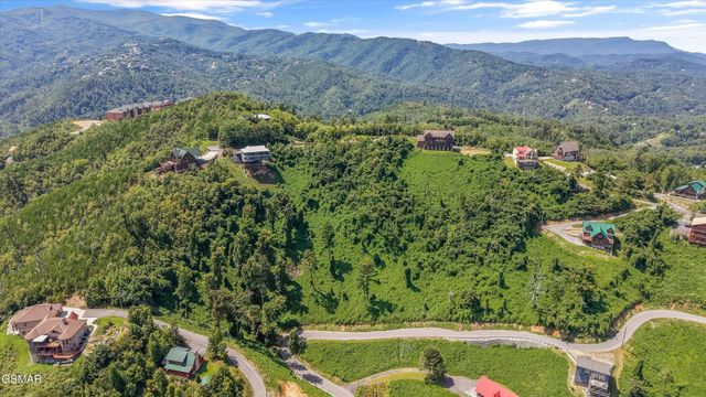 616 Kings Way, Gatlinburg, TN 37738