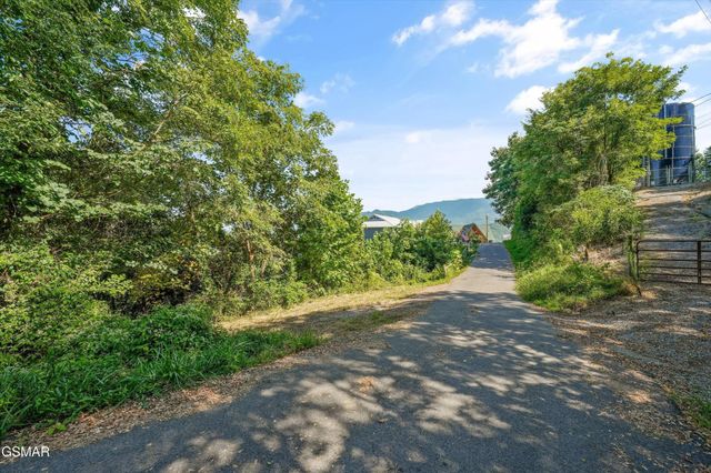 616 Kings Way, Gatlinburg, TN 37738