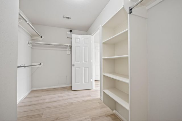 4915 Lochman Lane, Pearland, TX 77584