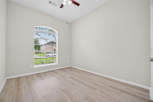 4915 Lochman Lane, Pearland, TX 77584