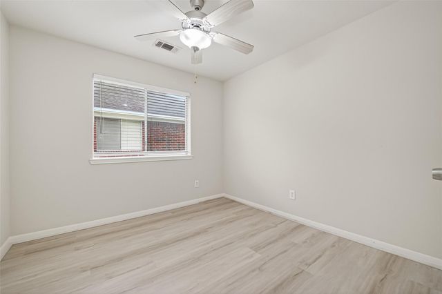 4915 Lochman Lane, Pearland, TX 77584