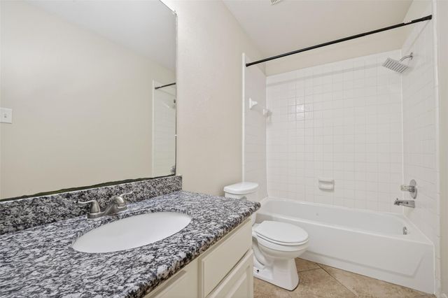 4915 Lochman Lane, Pearland, TX 77584