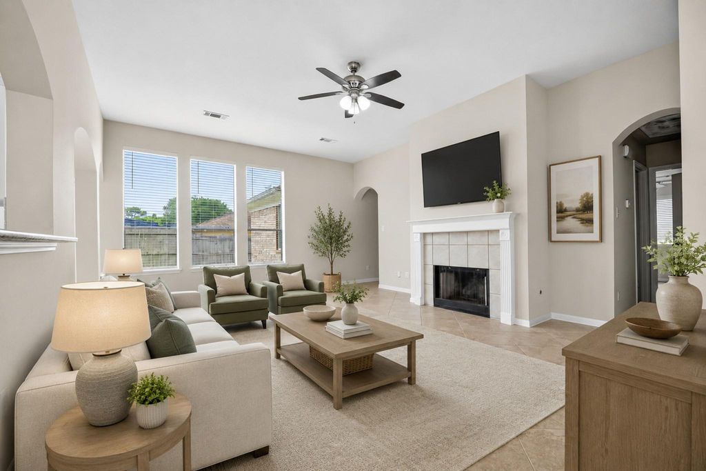 4915 Lochman Lane, Pearland, TX 77584