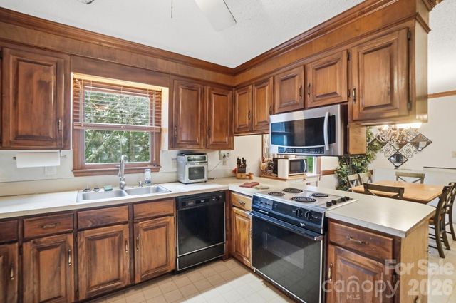 5153 Blackberry Lane, Matthews, NC 28104