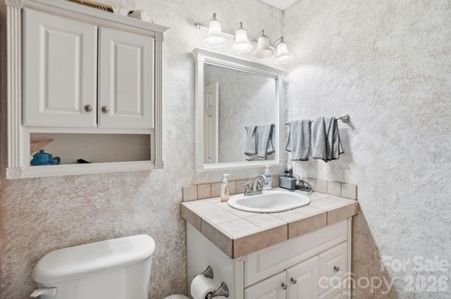 5153 Blackberry Lane, Matthews, NC 28104