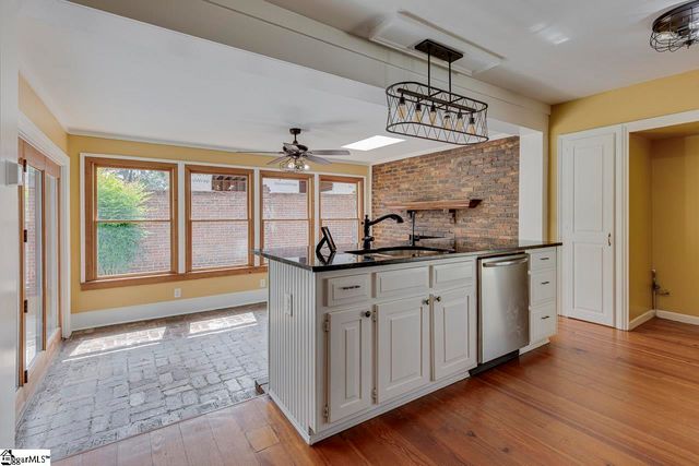 522 Cleveland Street, Greenville, SC 29601