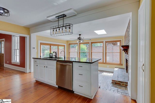 522 Cleveland Street, Greenville, SC 29601