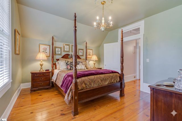 522 Cleveland Street, Greenville, SC 29601