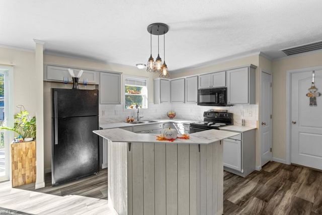 3412 Woodstock RD, Gloucester, VA 23061