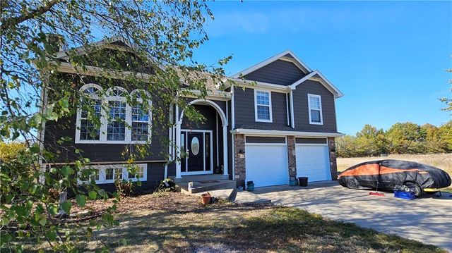 28918 Hala Lane, Harrisonville, MO 64701