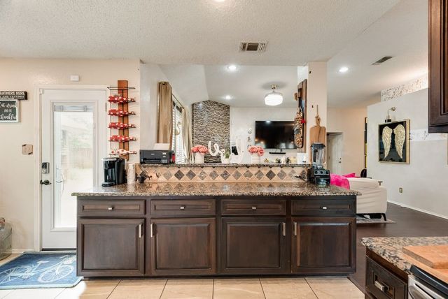808 Chancellorsville Parkway, Grand Prairie, TX 75052