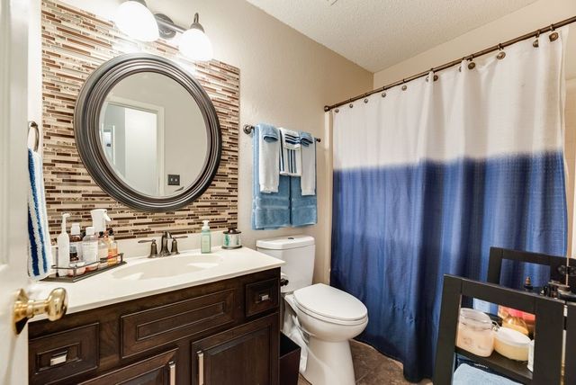 808 Chancellorsville Parkway, Grand Prairie, TX 75052