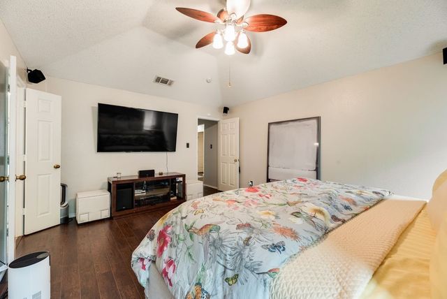 808 Chancellorsville Parkway, Grand Prairie, TX 75052
