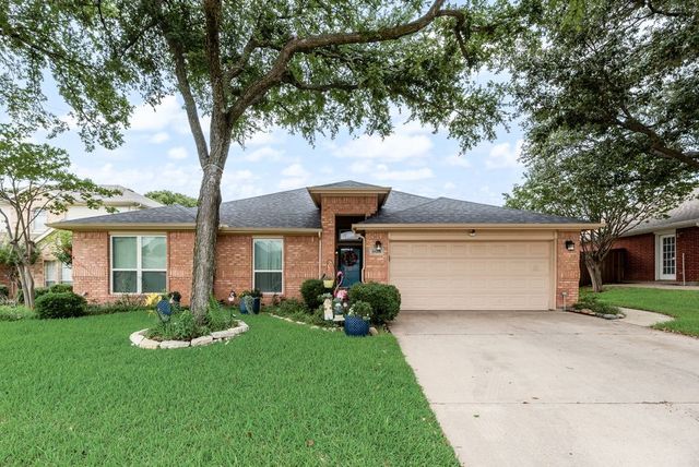 808 Chancellorsville Parkway, Grand Prairie, TX 75052