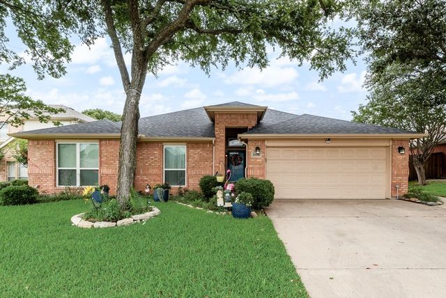 808 Chancellorsville Parkway, Grand Prairie, TX 75052