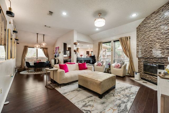 808 Chancellorsville Parkway, Grand Prairie, TX 75052