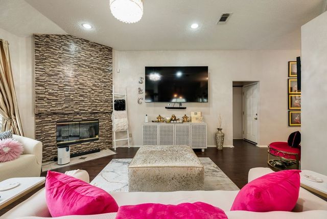 808 Chancellorsville Parkway, Grand Prairie, TX 75052
