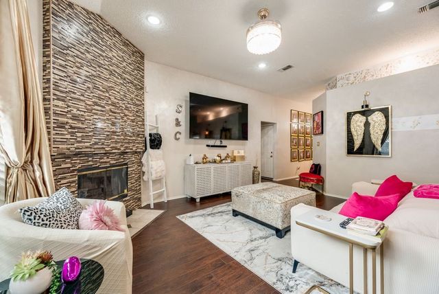 808 Chancellorsville Parkway, Grand Prairie, TX 75052