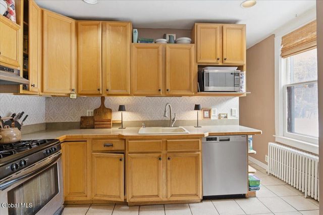 278 Ballston Avenue, Saratoga Springs, NY 12866