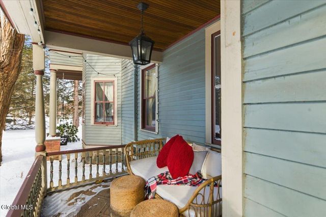 278 Ballston Avenue, Saratoga Springs, NY 12866