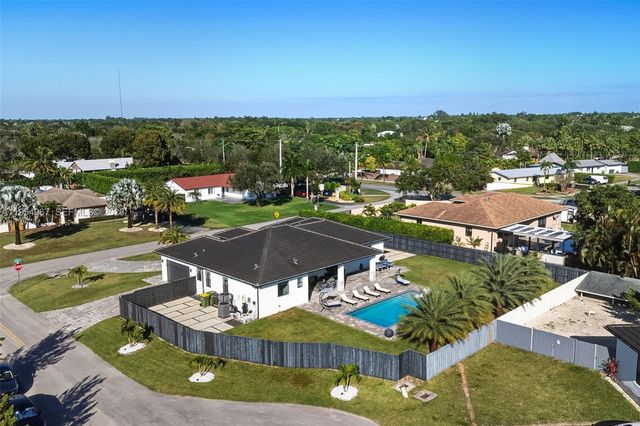 1410 NW 19th St, Homestead, FL 33030