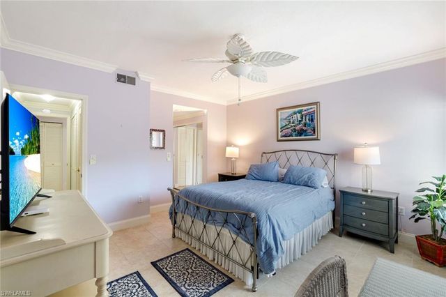 5801 Glencove DR 503, Naples, FL 34108