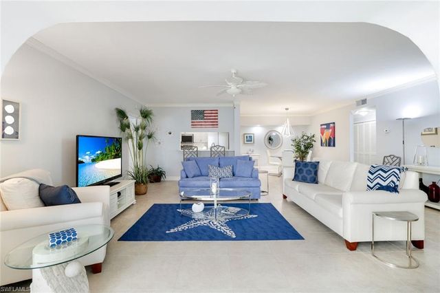 5801 Glencove DR 503, Naples, FL 34108